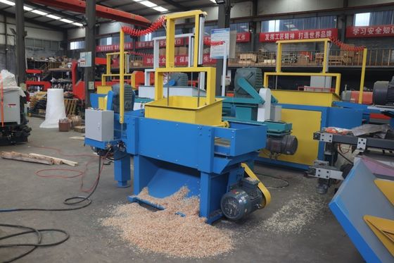 Spiral Shaft Wood Shavings Making Machine Wood Pulverizer Sawdust Machine