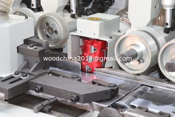 Maszyna do formowania drewna CNC Czterostronna fabryka maszyny do szybowania drewna W maksymalnej szerokości 210 mm